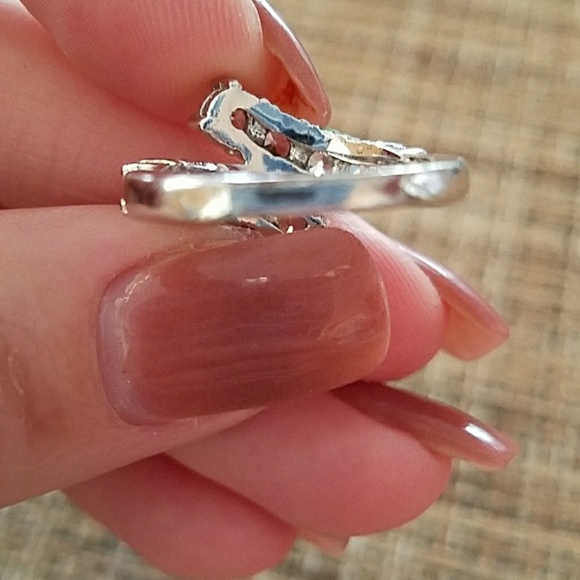 Beautiful accent ring size 5 - Picture 5 of 5